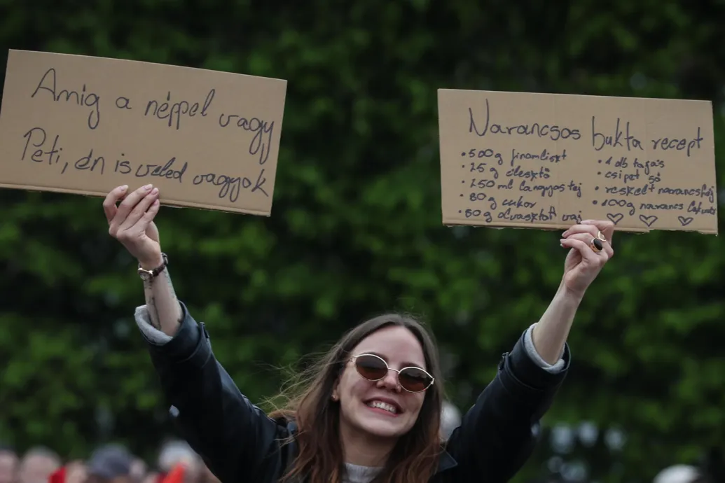 A Mészáros Lőrinc érdekeltségéhez tartozó Femina szerint jólesik a vasárnapi ebéd után a pihe-puha narancsos bukta
