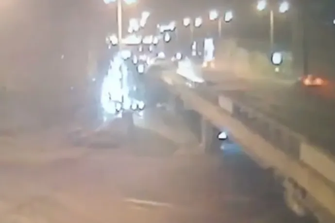 Megjelent egy videó a Váci úti felüljárón történt balesetről