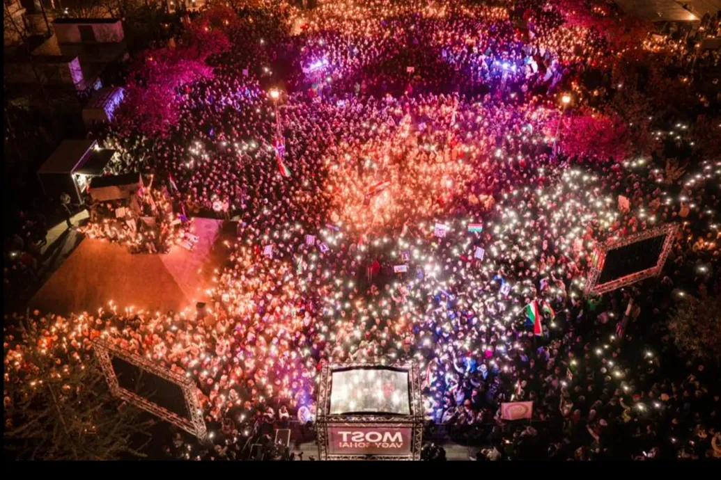 Magyar Péter kétmillió lájkot vert Orbánra a kampányhajrában