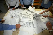 Este hét órakor befejeződött a szavazás