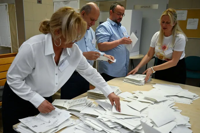 Exit poll: a nyugat-európai külképviseleteken voksolók 90 százaléka a Tiszára szavazhatott