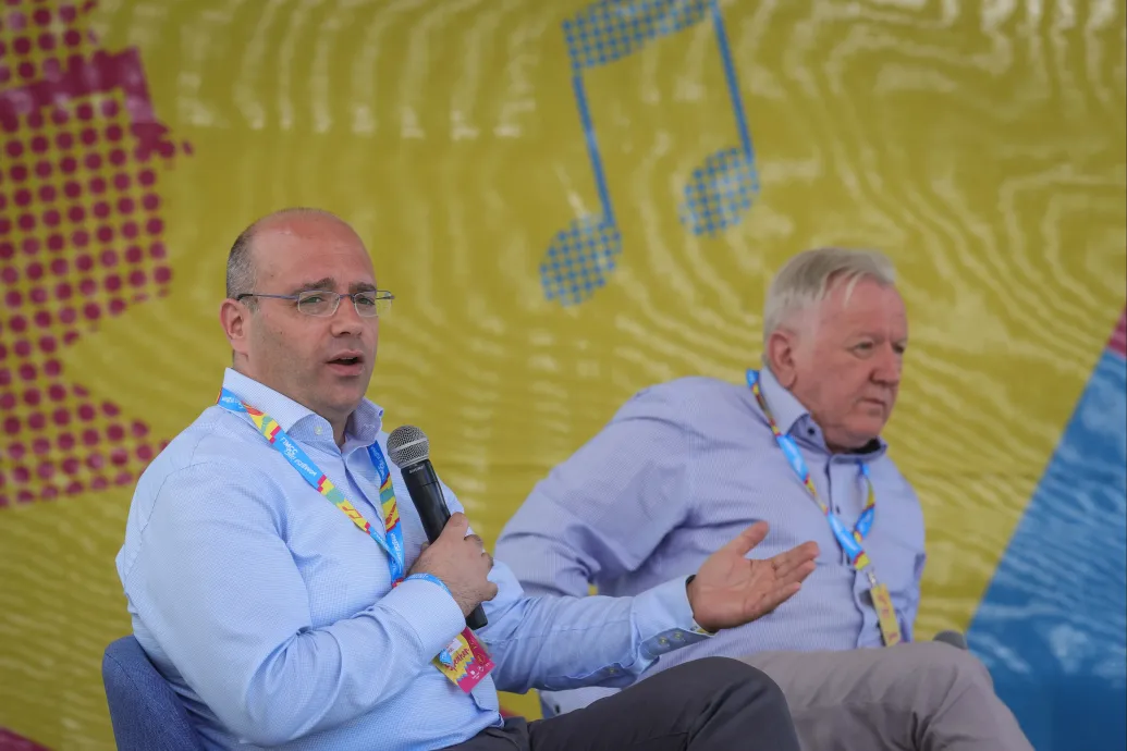 Mráz Ágoston a köztévén arról értekezett, hogy Magyar győzelme egy flash mob, egy villámcsődület, ami egy pillanatra összeállt