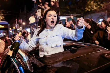 Felrobbant Budapest a Tisza győzelme után