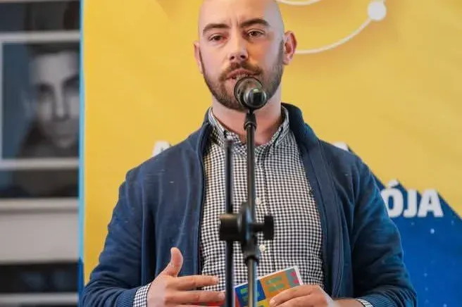A SENS politikusa: Kelemen Hunornak mennie kell