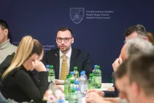Kovászna hallgat, Hargita lépett: Bíró Barna Botond már gratulált Magyar Péternek