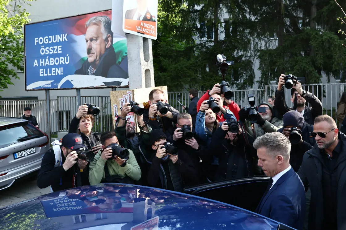 Szijjártó Péter életjelet adott, a Kreml rendkívül pragmatikus viszonyt folytatna Magyar Péter kormányával