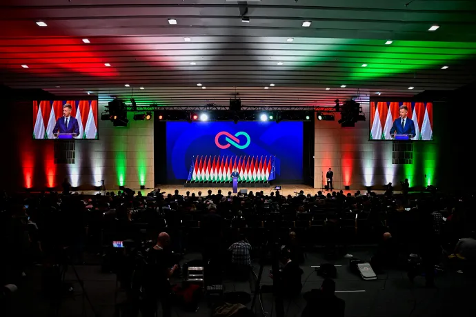 Magyar Péter jelentős érdeklődés mellett beszélt – Fotó: Mónus Márton / Reuters