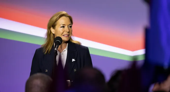 Vitályos Eszter a Fidesz szentendrei jelöltje Orbán Viktor szentendrei gyűlésén március 20-án – Fotó: Hevesi-Szabó Lujza / Telex