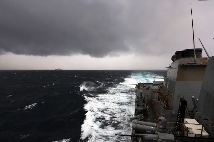 Trump megkezdte a Hormuzi-szoros blokádját