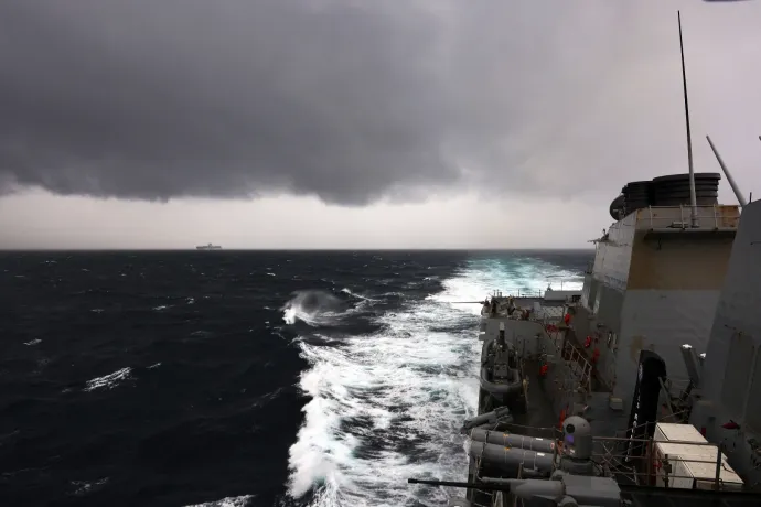 Trump megkezdte a Hormuzi-szoros blokádját