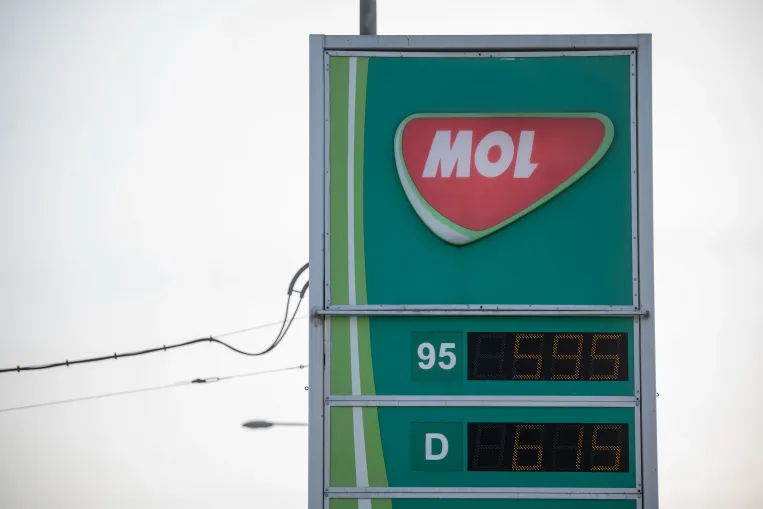 Beszakadt a hazai biztonsági üzemanyag-tartalék: a benzin 80, a gázolaj 75 százaléka elfogyott