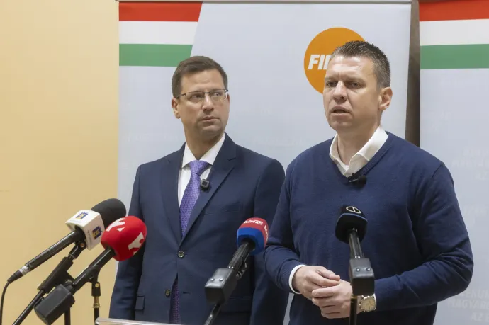 Gulyás Gergely és Menczer Tamás a választási kampányban Fotó: Kocsis Zoltán / MTI