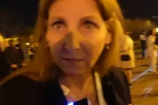 A polgármester szerint méltatlanná vált hivatalára a választás után zavarosan káromkodó piliscsabai jegyző