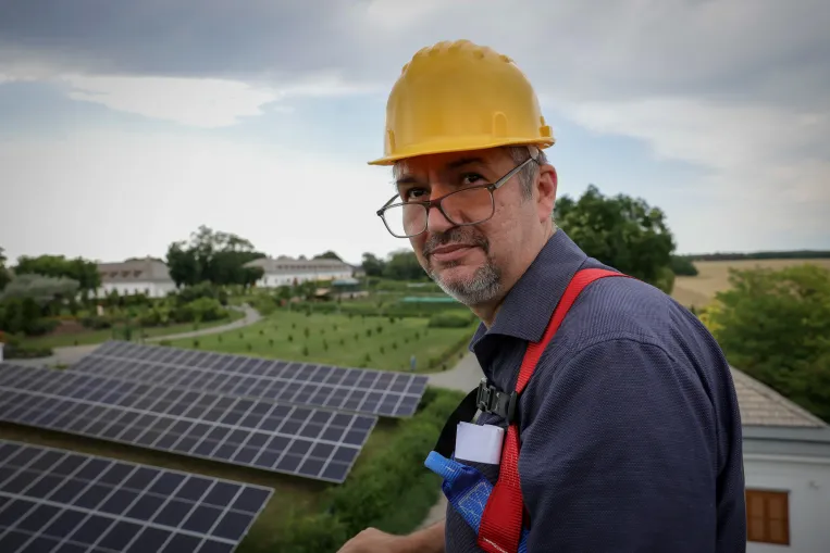 Politikusként eddig lehetett úgy eljutni, hogy az ember nem hazudik, meg nem lop – interjú Hadházy Ákossal