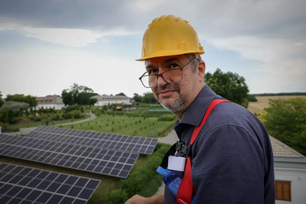 A Fidesz bukásán dolgozott, végül a Fidesszel együtt bukott ő is – élő interjú Hadházy Ákossal