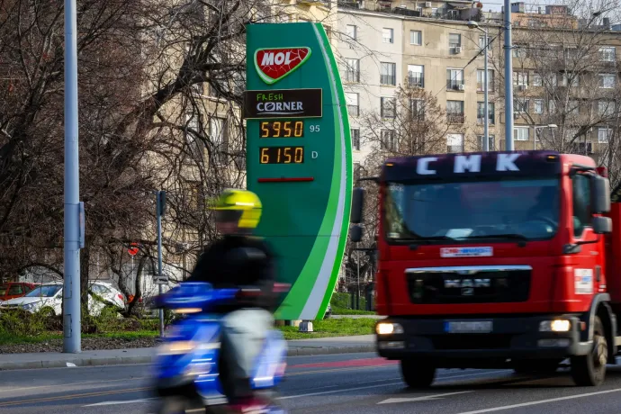 Recseg-ropog a védett üzemanyagár rendszere, és éppen a politikai átmenet időszakában kellene hozzányúlni