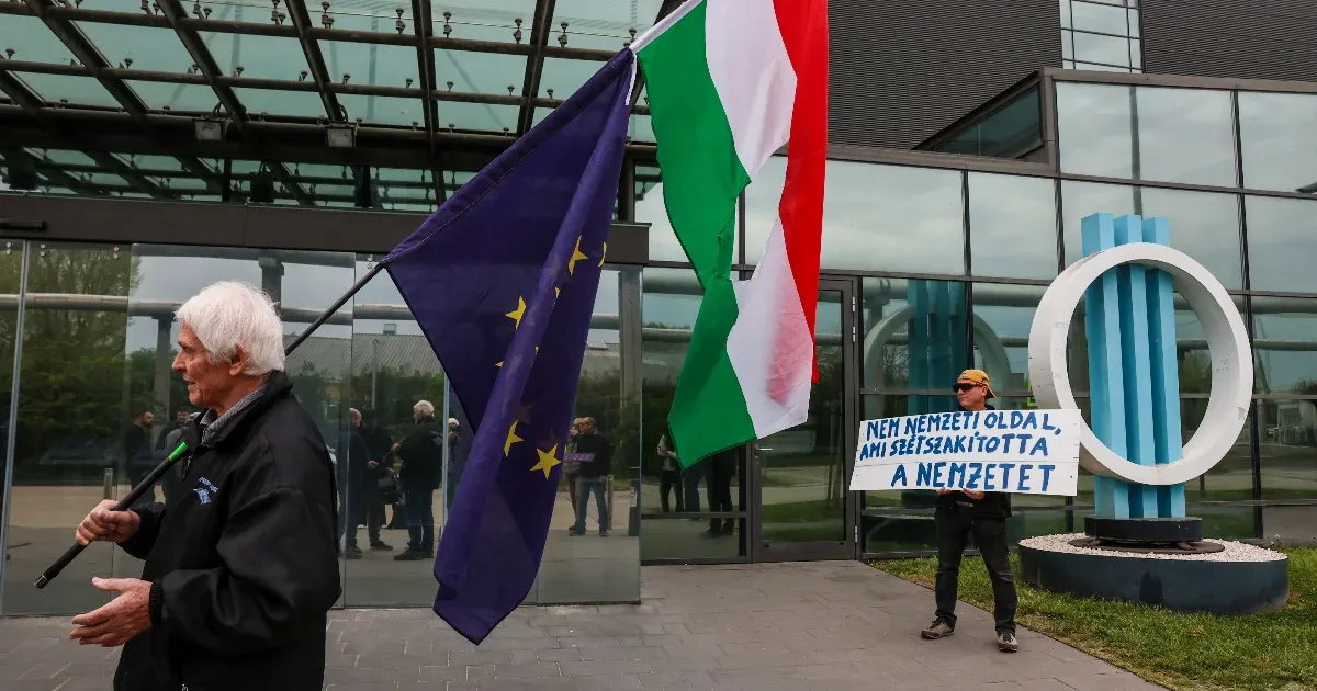 A Kossuth rádióban és az M1-en indítja a napot Magyar Péter