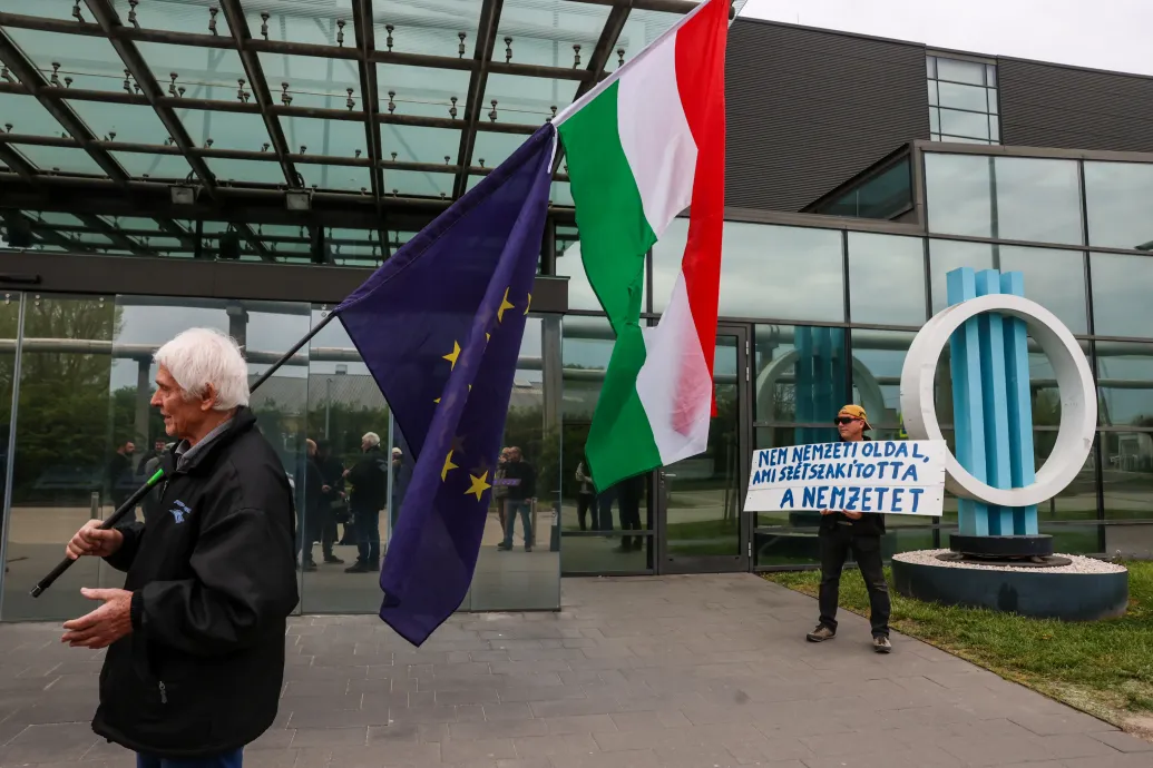 A Kossuth rádióban és az M1-en indítja a napot Magyar Péter