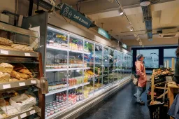 Bemutatjuk az élelmiszerboltot, ahol a vevők egyben tulajdonosok és alkalmazottak is