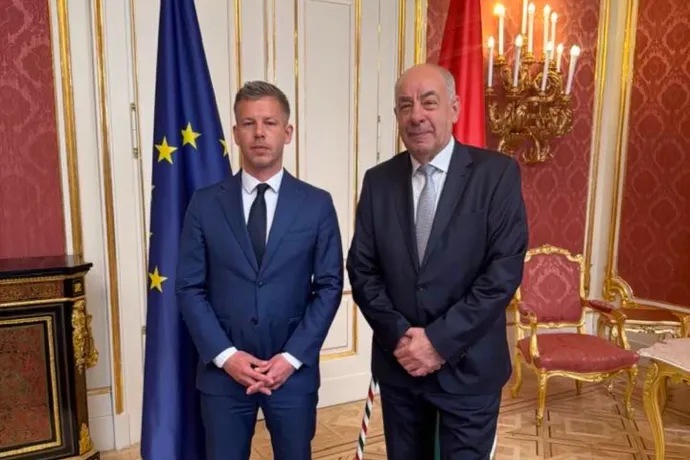 Sulyok Tamás Magyar Pétert kérte fel kormányalakításra, a Tisza elnöke pedig az államfő mielőbbi távozását sürgette