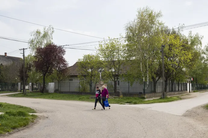 Tiszabői utcakép – Fotó: Hevesi-Szabó Lujza / Telex