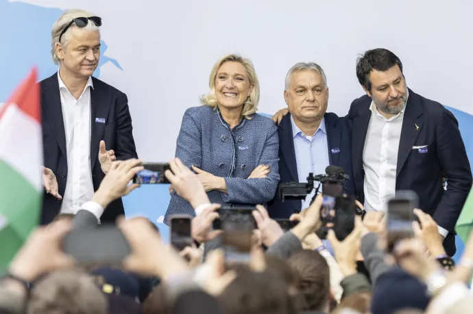 Geert Wilders, a holland Szabadságpárt vezetője, Marine Le Pen, a francia Nemzeti Tömörülés parlamenti frakcióvezetője és Matteo Salvini, a kormányzó olasz Liga elnöke, miniszterelnök-helyettes Orbán Viktorral az 1. Patrióta Nagygyűlésen, a Millenárison, 2026. március 23-án – Fotó: Bődey János / Telex