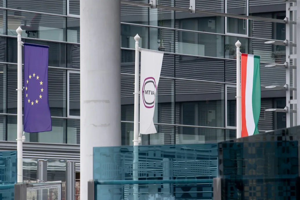 A közmédia több tucat dolgozója levélben követeli, hogy állítsák vissza az MTI pártatlan hírszolgáltatását