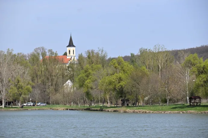 Mórágyi vasútállomás, Szálkai-víztározó – Fotó: Tenczer Gábor / Telex
