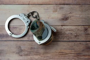 Torzítják a piacot a támogatott hitelek, a költségeket a társadalom viseli