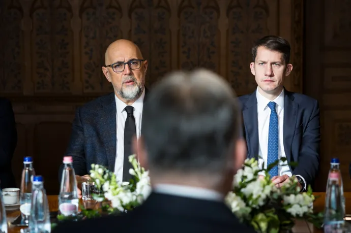 Épp csak hazamentek a határon túli szervezetek elnökei Orbán mellől, már jöhetnek is vissza Magyarhoz