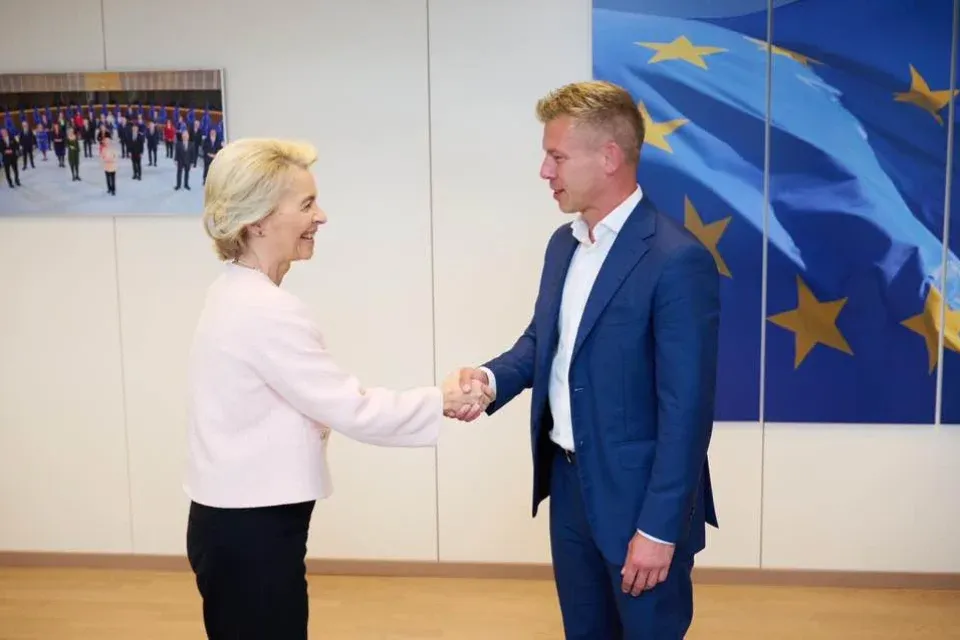 Megerősítették, hogy pénteken jön az Európai Bizottság küldöttsége a leendő kormány képviselőihez