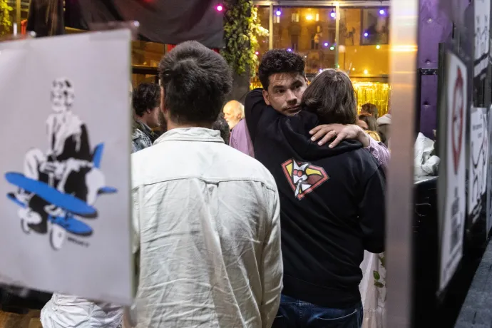 Nagy Dávid a Magyar Kétfarkú Kutya Párt eredményváró rendezvényén, a budapesti Metro Club Theatre-ben, 2026. április 12-én – Fotó: Balázs Attila / MTI