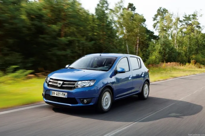 Praktikus, használtan 2 millió forint körül elérhető, de jár némi kockázat a Dacia Sanderóval