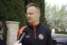 Szijjártó a Telexnek: Csomó országgal szorosabb az együttműködésünk, mint Oroszországgal