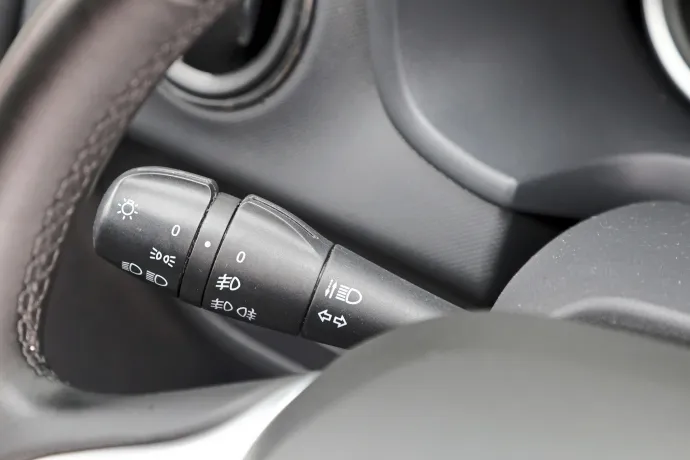 Más alkatrészek is ismerősek lehetnek korabeli Renault modellekből – Fotó: Sven Krieger / AutóMAGAZIN