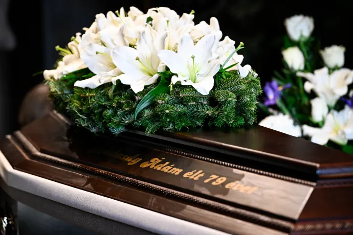 Eltemették Nádasdy Ádámot