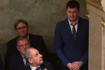 Magyar Péter felhívására lemondott a közmédia kuratóriumának egyik tagja