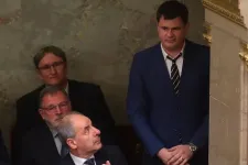 Magyar Péter felhívására lemondott a közmédia kuratóriumának egyik tagja