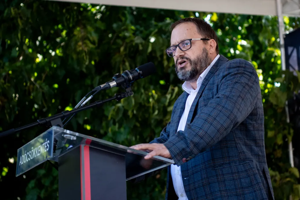 A Tisza Párt 2030-ig megteremtené az euró bevezetésének feltételeit