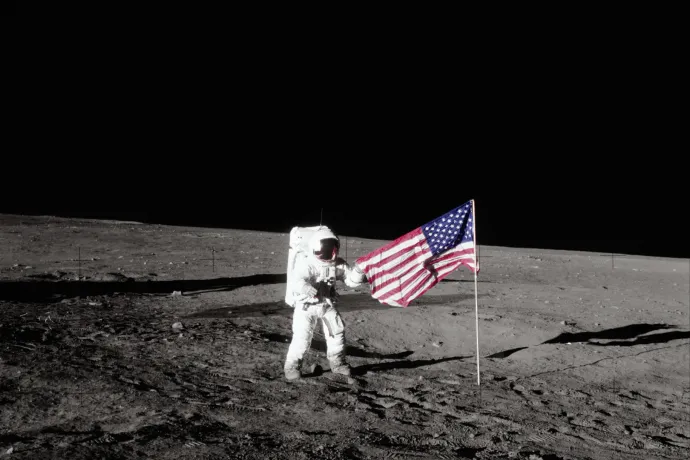 A NASA hipnotizált egy asztronautát, hogy ne káromkodjon a Holdon