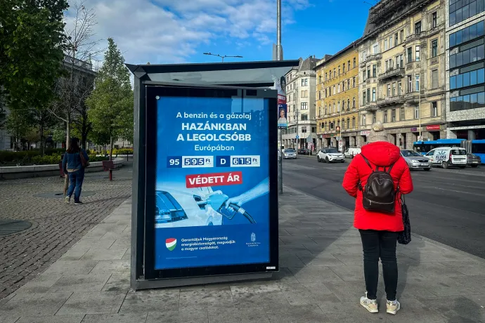 Kormányhirdetés a fővárosi Blaha Lujza téren – Fotó: Huszti István / Telex