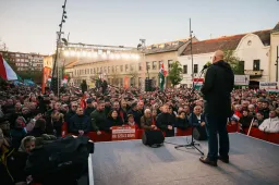 A többség így akarta – a választóira tolja a felelősséget az RMDSZ a Fidesz melletti teljes beállásért