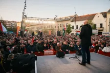 A többség így akarta – a választóira tolja a felelősséget az RMDSZ a Fidesz melletti teljes beállásért
