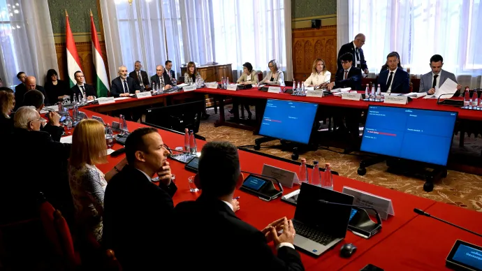 A Mi Hazánk delegációja az Országgyűlés alakuló ülését előkészítő tárgyaláson az Országházban 2026. április 17-én – Fotó: Hegedüs Róbert / MTI