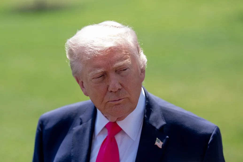 Donald Trump nukleáris porról, vélhetően Irán dúsított uránjának megszerzéséről posztolt