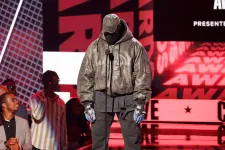 Lengyelországban sem léphet fel Kanye West, a stadion igazgatója lemondta a koncertjét