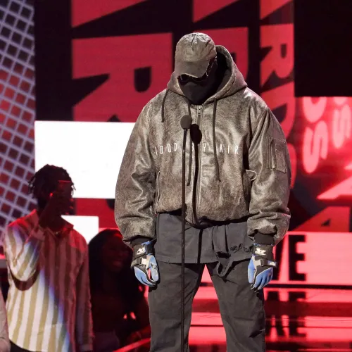 Lengyelországban sem léphet fel Kanye West, a stadion igazgatója lemondta a koncertjét