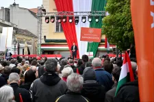 140 millió forint támogatást kapott az Orbán Viktorral együtt kampányoló Pásztor Bálint alapítványa a választás előtt egy hónappal