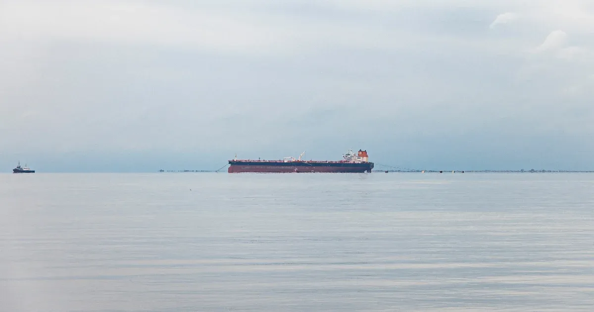 Irán újra szigorú katonai felügyelet alá vonta a Hormuzi-szorost