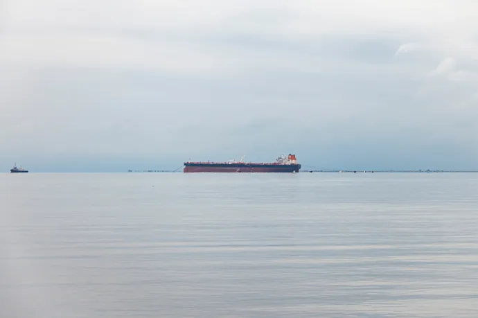 Irán újra szigorú katonai felügyelet alá vonta a Hormuzi-szorost